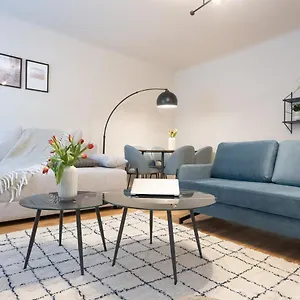  Appartamento Chic 1-bed By Canal Walk To Historic Centre