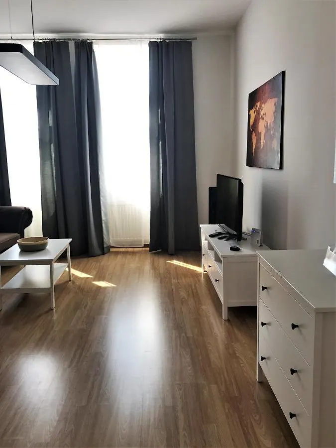 Apartments Near Yppenplatz & Brunnenmarkt Viena