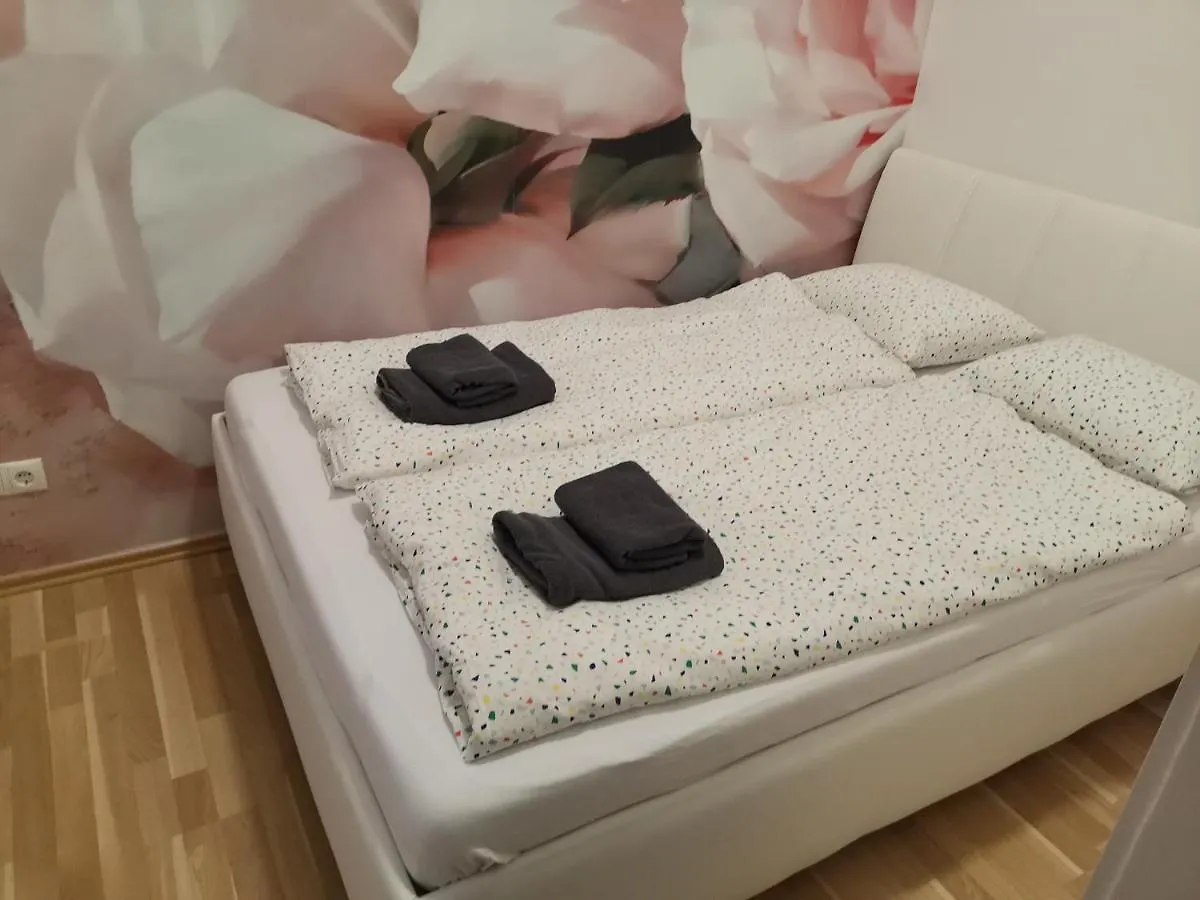 Apartments Near Yppenplatz & Brunnenmarkt Viena Austria